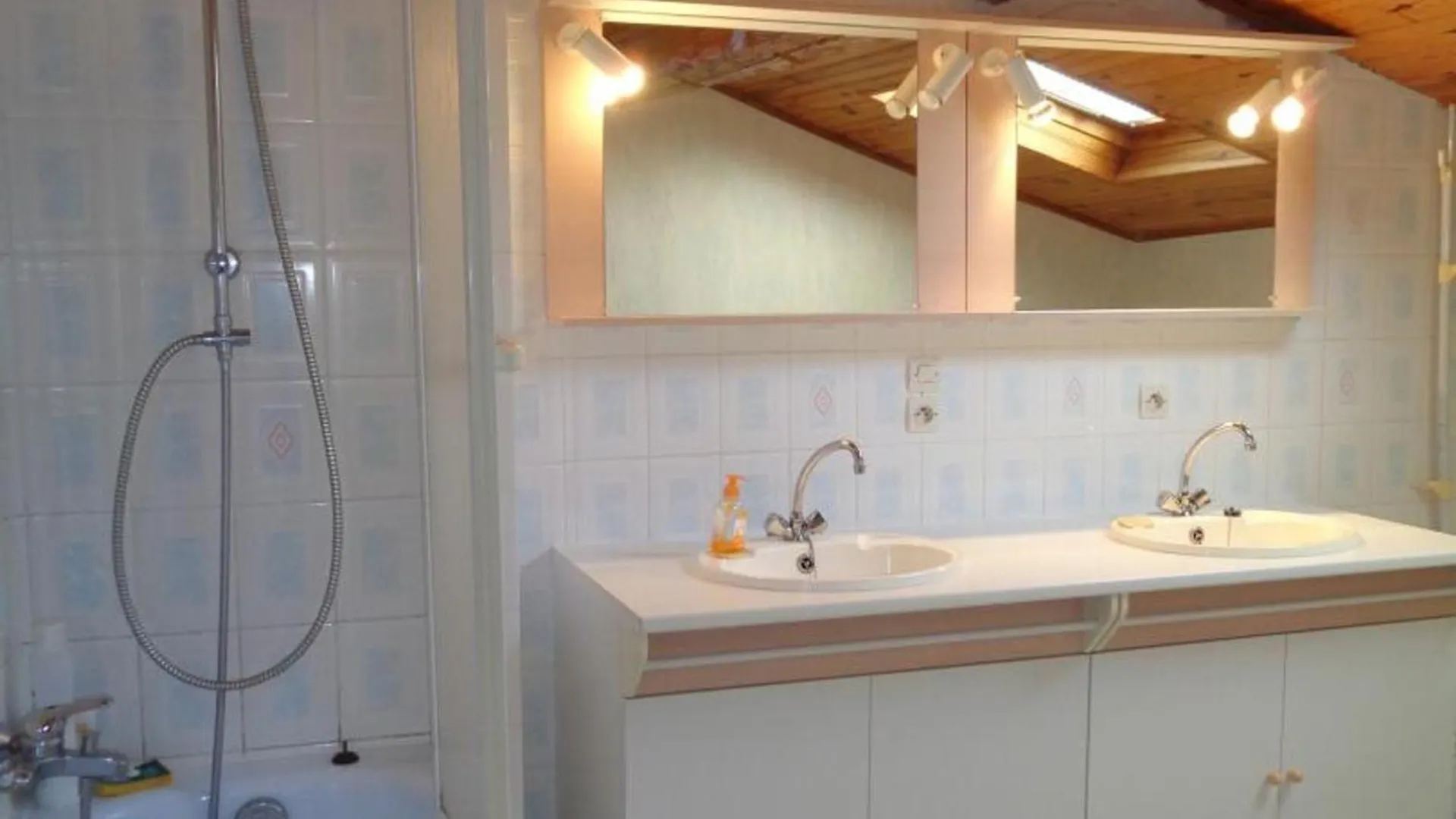 Holiday home Gite Spacieux A Renaison Avec Cheminee, Jardin Et Equipements Enfants - Fr-1-496-257 France