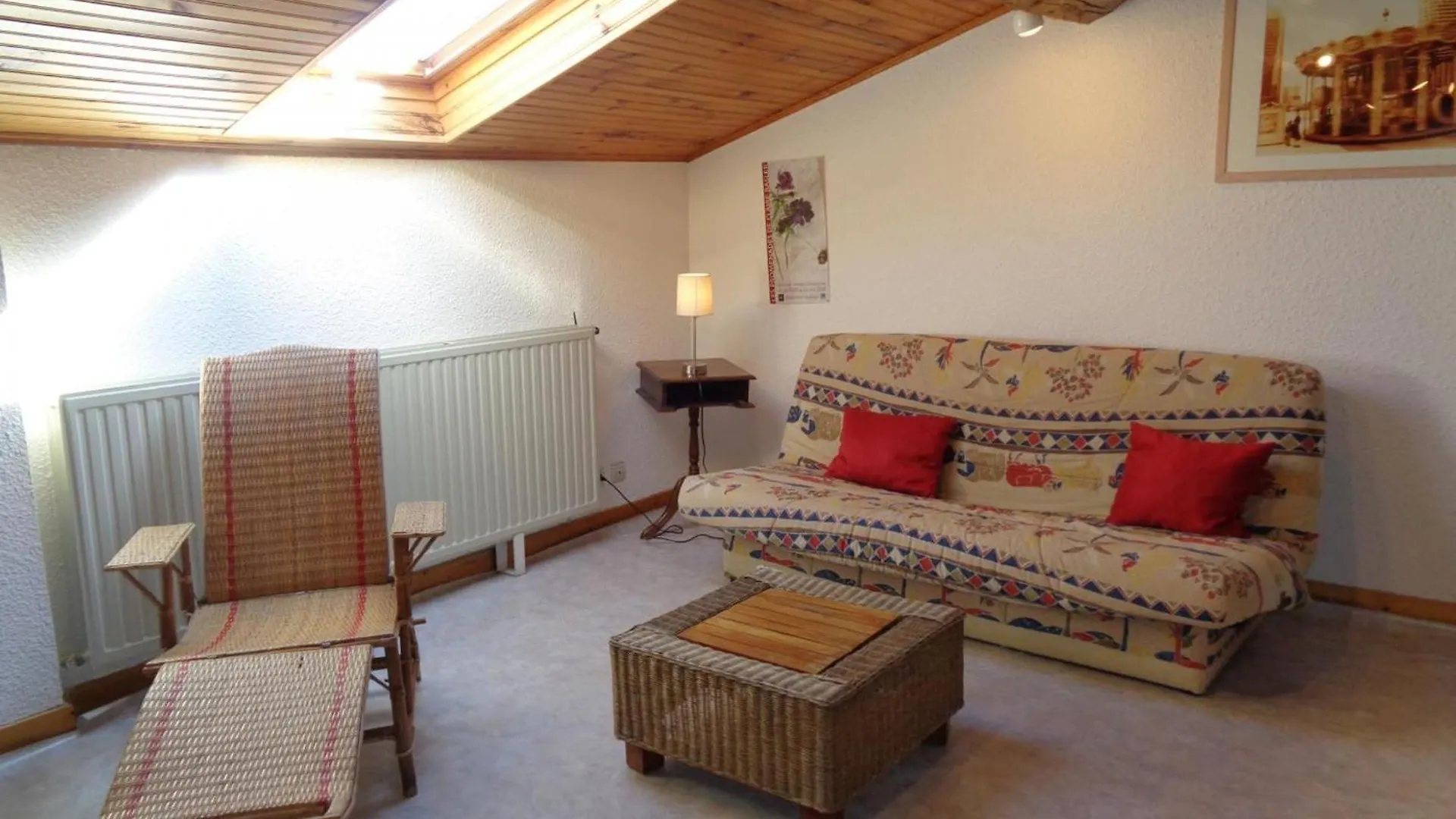 Gite Spacieux A Renaison Avec Cheminee, Jardin Et Equipements Enfants - Fr-1-496-257 Holiday home